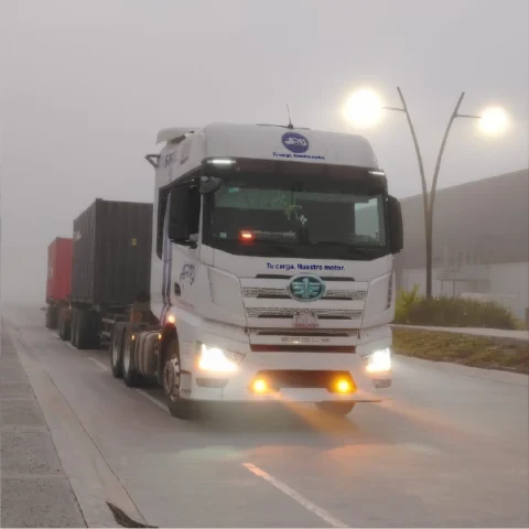 rm_img_trucks_highway